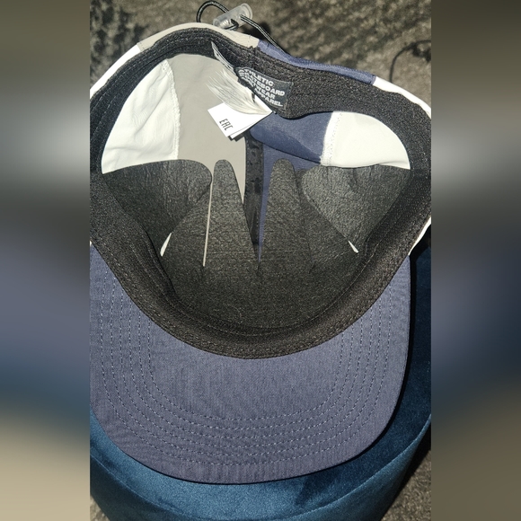 MEN'S CAFE X DC CAMPER HAT ADJUSTABLE - Picture 3 of 3